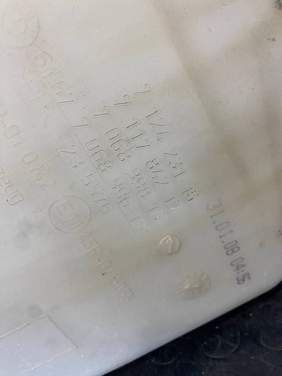 Serbatoio liquido tergircristallo BMW Serie 1 (E81) cod: 7124231 - 16 - F&P CRASH SRLS - Ricambi Usati