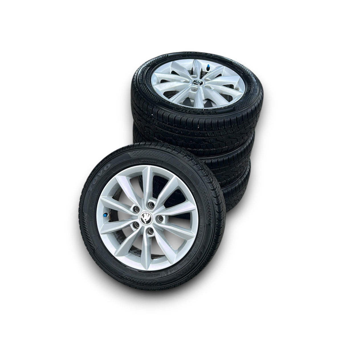 Set 4 Cerchi In Lega Skoda Octavia III (5E) cod.5E0601025B (5 Fori / 205 / 55 R16) (2013 &gt; 2019) cod.5E0601025BA cod.5E0071494B cod.5E0601025AD cod.5E0071494 - F&amp;P CRASH SRLS - Ricambi Usati