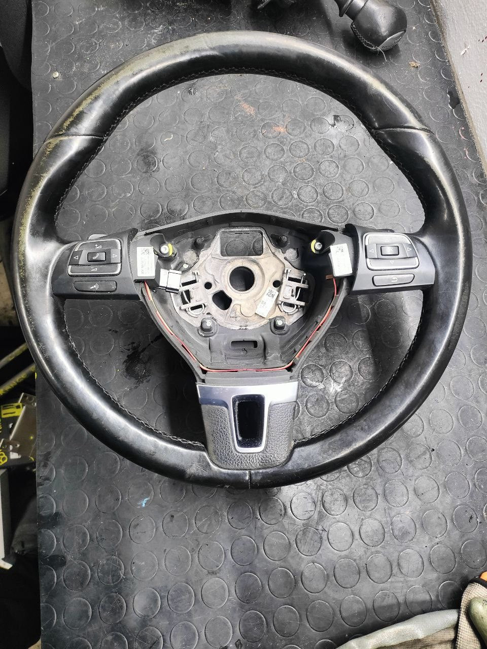 Sterzo Volante Volkswagen Passat 1.4 tsi ( b6 - 2006 ) cod 3c8959538f ( con palette cambio automatico ) - F&amp;P CRASH SRLS - Ricambi Usati
