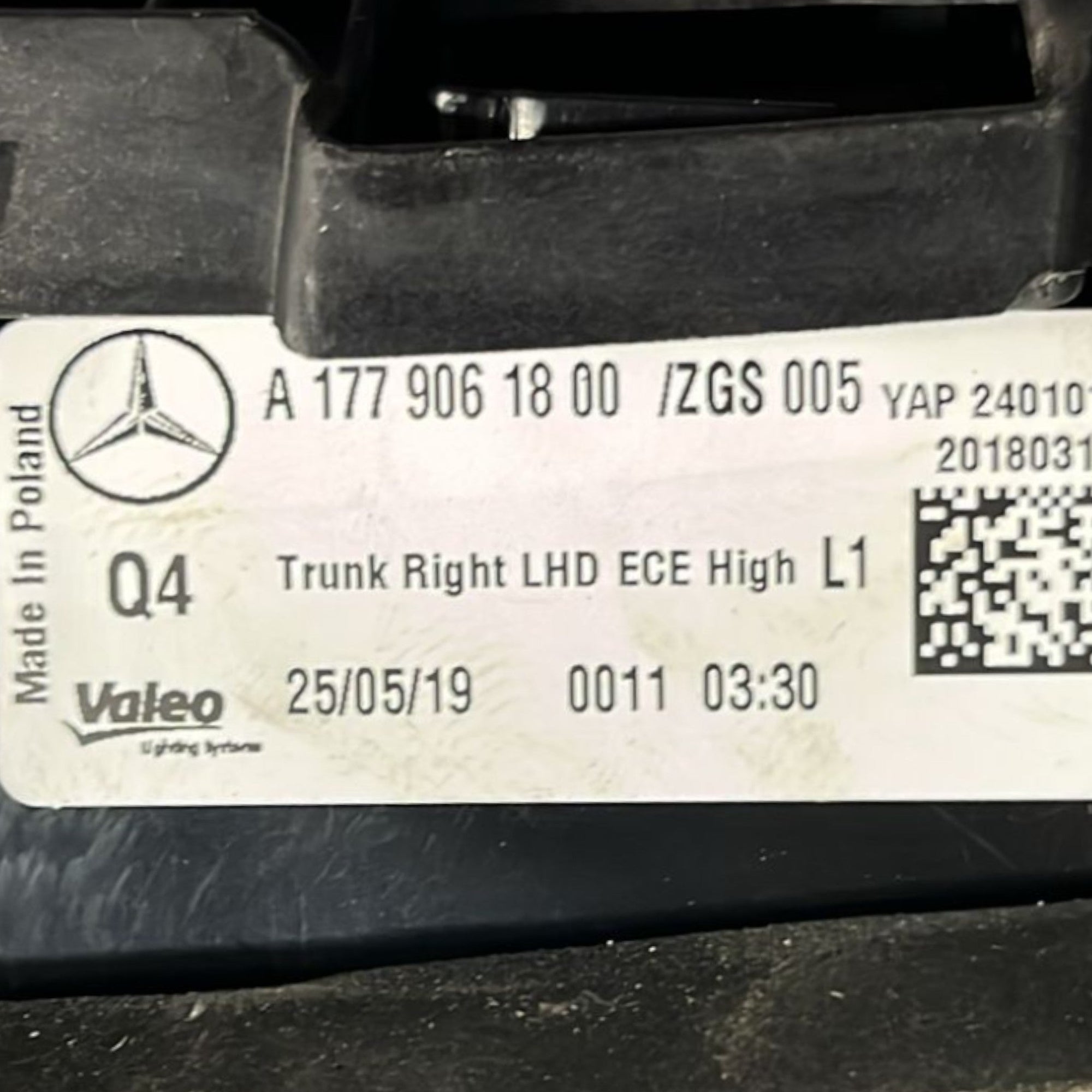 Stop / Fanale Posteriore Interno Destro Led Mercedes - Benz Classe A (W177) cod:A1779061800 (2018>) - F&P CRASH SRLS - Ricambi Usati