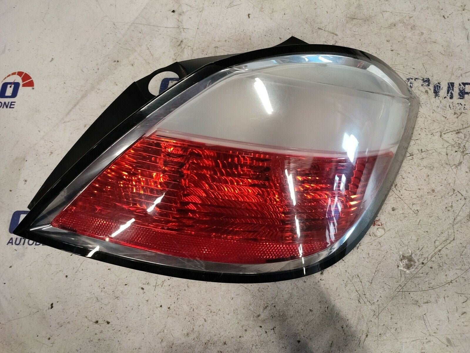 Stop Fanale Posteriore Sinistro Dacia Sandreo 8200734825 240114 - F&P CRASH SRLS - Ricambi Usati