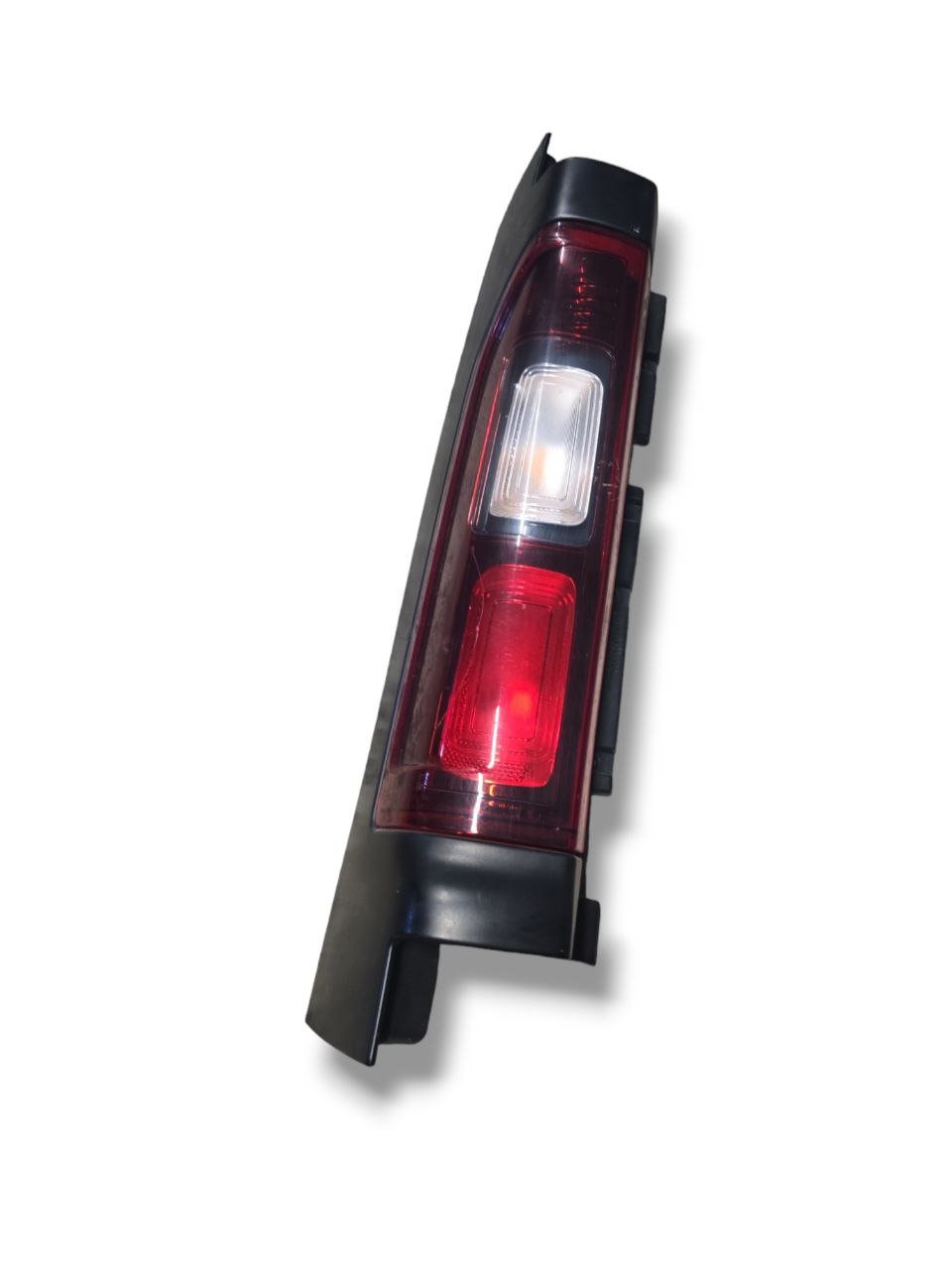 Stop / Fanale Posteriore Sinistro Renault Trafic III (2014 - 2019) Cod :265A64439R - F&P CRASH SRLS - Ricambi Usati