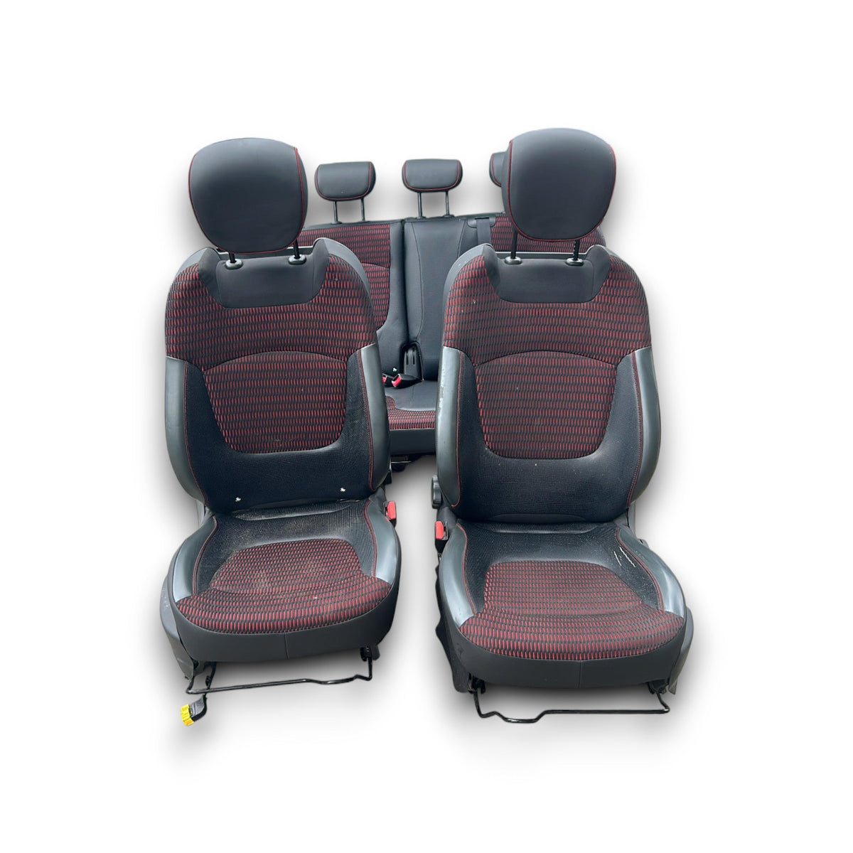 Tappezzeria / Sedili In Pelle e Stoffa Rossa e Nera Renault Captur I (2013 &gt; 2019) - F&amp;P CRASH SRLS - Ricambi Usati