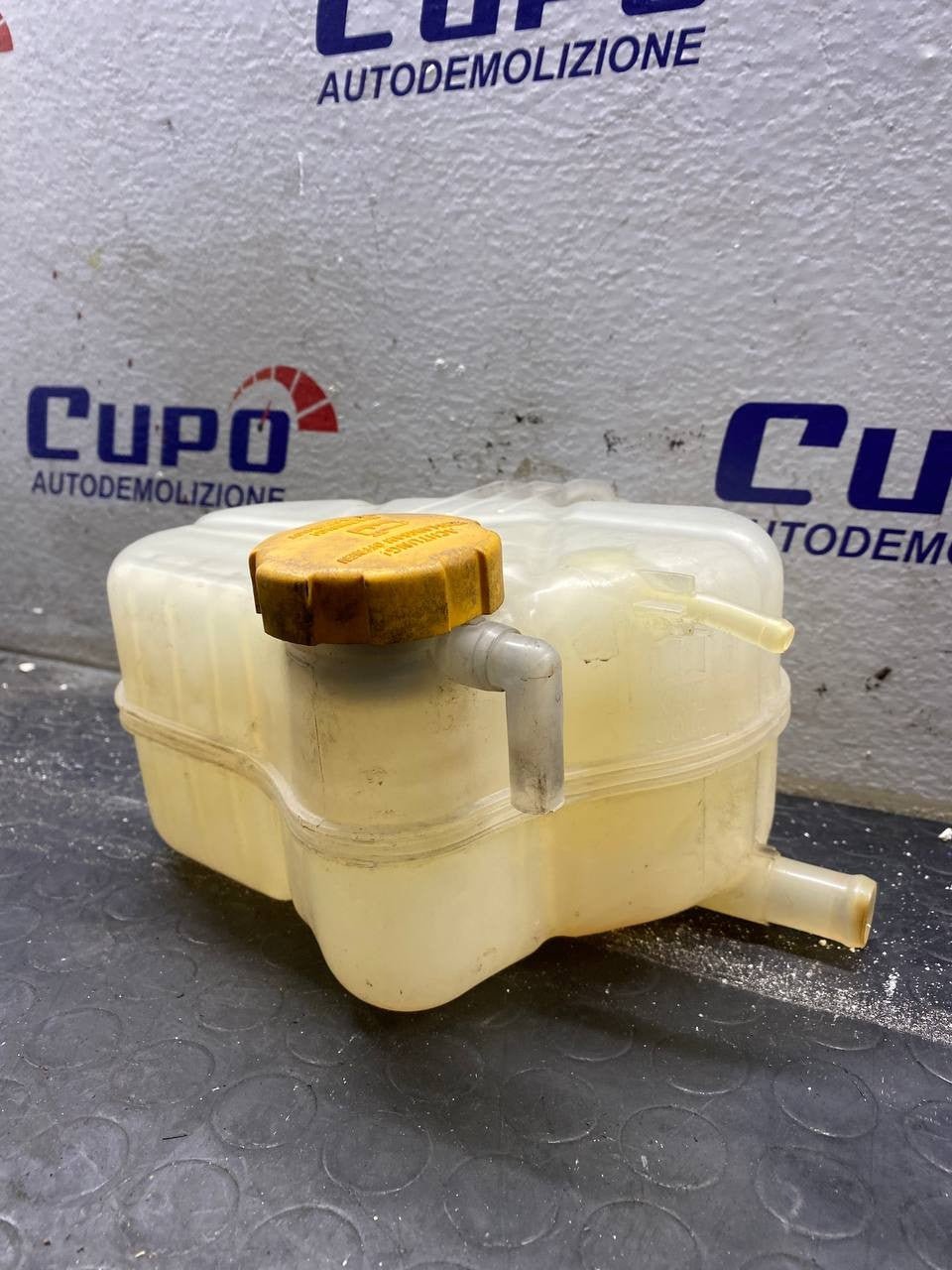 Vaschetta Serbatoio liquido radiatore Opel Astra H cod: 460029937 - F&P CRASH SRLS - Ricambi Usati