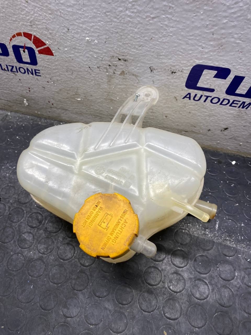 Vaschetta Serbatoio liquido radiatore Opel Astra H cod: 460029937 - F&P CRASH SRLS - Ricambi Usati